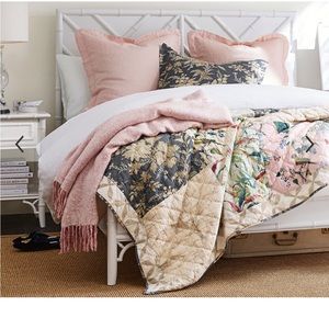 Pottery Barn King/Cal King Quilt + 2 King Shams